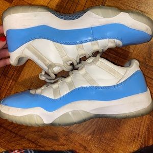 Jordan 11 retro low university blue